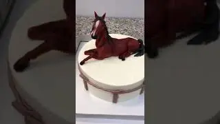 Торт с лошадью