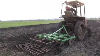 начало полевых работ Культивация на тракторе т25