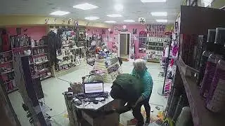 Камера зафиксировала момент ограбления интим магазин. ( со звуком)