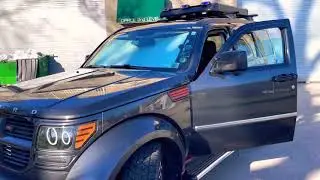 Dodge Nitro interior like Tesla Tablet