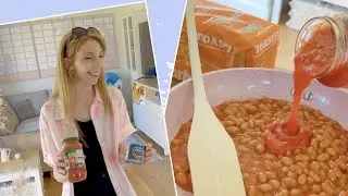 She did WHAT to the BAKED BEANS?! American Wife modifies British Breakfast 😮