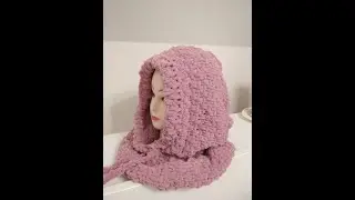 Capor - snood made of Alize puffy fine yarn.