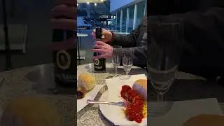 Bier's Kudamm 195: карривурст с ...шампанским