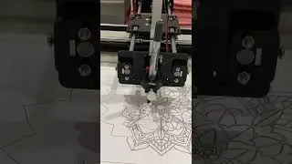 Pen plotter plotting Mandal