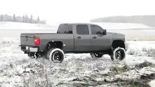 Nasty 2011 Chevy 2500hd Duramax Deleted LML Out in the Snow
