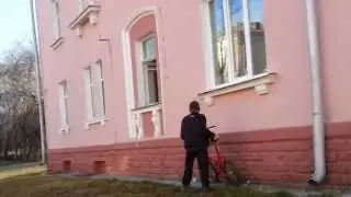 Витя жжОт!