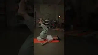 Yoga im Bett: Hast du schon mal diese Übung ausprobiert?