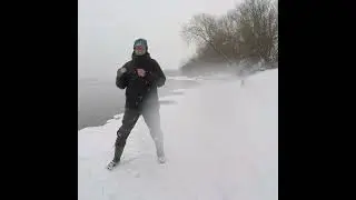 Такого монстра я еще не ловил! Окунь с локоть!
