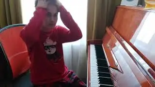 Слава Мэрлоу-По Глазам на пианино