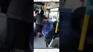 אישה מרביצה ומקללת אנשים דתיים
