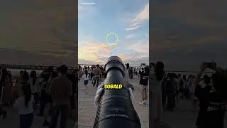 He photographed his friend in the PLANE! 😱✈️ (@PhotographerArmy)