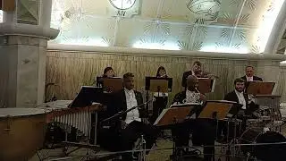 HEAD OVER HEELS - Coral e Orquestra Arte e Musica