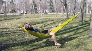 Канатоходец.  Городской парк