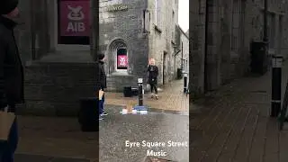 Eyre Square street music #galway #galwayart #galwaymusic #eyresquare