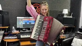 Reghina Alexandrina- London Bridge( Fergie) | Live Session