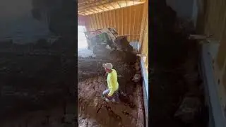 Garage Pour Highlights