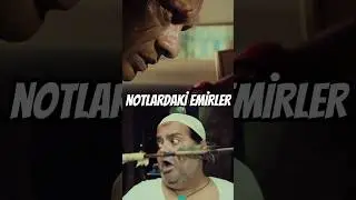 Bir grup adam gizemli talimatlar altında bir mücevher soygununu tamamlıyor 