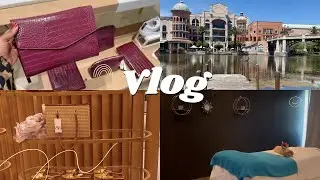VLOG: Working - Student - Mom, gift shopping & traveling