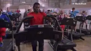 Потрясающее шоу на беговых дорожках!