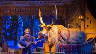 Kristoff Sings Reindeer's Are Better Than People with Sven!