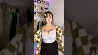 memeichan pamer belahan