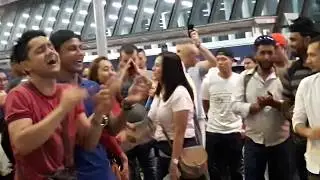 PAcai hilang fokus, dua orang awek seksi bergelek. rugi tak tengok