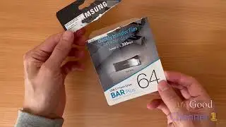 USB Flash drive Samsung Plus USB 3.1 64 GB unpacking