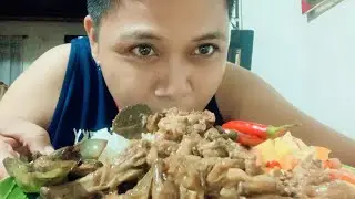 MUKBANG ASMR :ADOBONG PATA NG MANOK ,ENSALADANG MANGGA,PRITONG TALONG