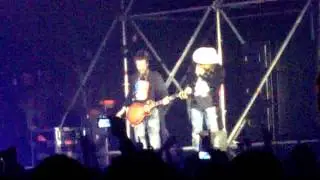 Guns 'n' Roses - Knockin' On Heaven's Door - live in Moscow 11.05.2012.MOV