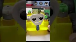 How To Make A DIY Arduino Obstacle Avoiding Car At Home #shorts