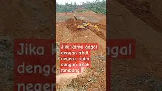 operator excavator pit