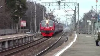 ЭД4М-0235 и ЭД4М-0230, платформа Челюскинская