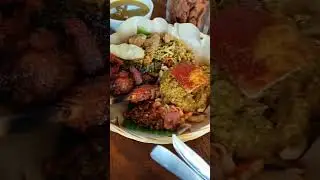 Nyobain makanan khas Bali yang ada Malang... bisa di coba cobi nih... 😘