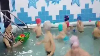 игра в бассейне Салют