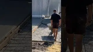 Заливаем вьездную группу из архитектурного бетона