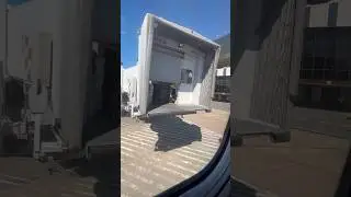 Как отъезжает рукав от самолета в Сочи