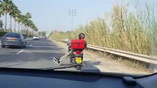 Выкрутасы мотоциклиста на дорогах Израиля под 