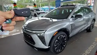 todos os detalhes da nova Chevrolet blazer EV prata shark 2025
