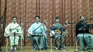 "Печальные песни о Мононокэ" - музыканты школы Томи-судзи (сямисэн, кото)