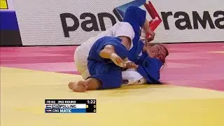 women judo newaza (choke)