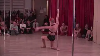 Trenerės Linos Urbonaitės šokis ant stulpo (Pole Dance Vilnius)