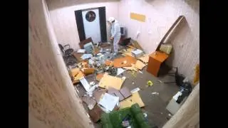 Что делать, если достал офис? Разнести его к чертям!