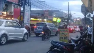 CIREUNDEU RAYA TANGSEL PADA SORE HARI.