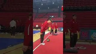 Можно ли сидеть, не сгибая колени? 😂 