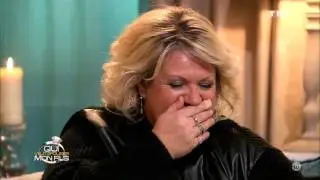 Il mange une bougie en direct à la télé !