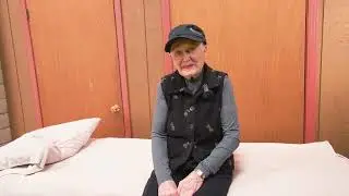 Elaine Lalanne at 98 years old ab workout.