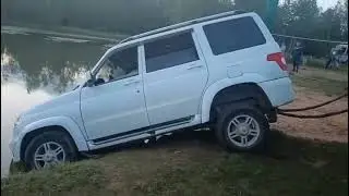 Под Тверью машина задавила женщину, которая была в пруду