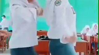 Joget GEOL gadis SMA