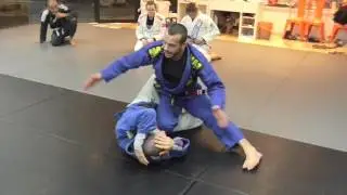 Knee Through Pass (Lachlan Giles)