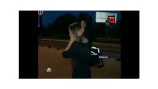 2 экипажа полицейских берут девушку пьяную в дрова!